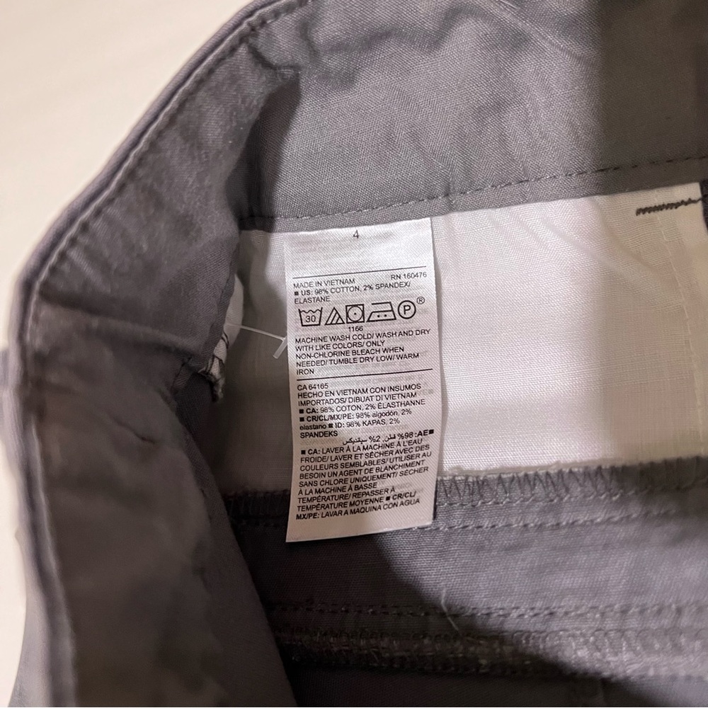 NWT Old Navy Everyday Short Mid-Rise 3.5” Inseam Blank Slate Gray Size 04 - Picture 6 of 6